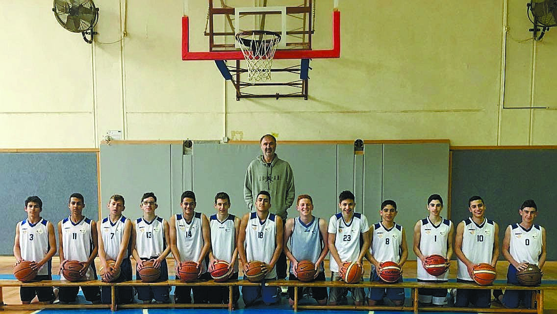 קבוצת נערים ב' בכדורסל של בני הרצליה עוז צילום:באדיבות קבוצת נערים ב' של בני הרצליה עוז