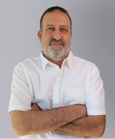 מגיש התוכנית "ג'אז ישראלי", יותם זיו (צילום: יח"צ)