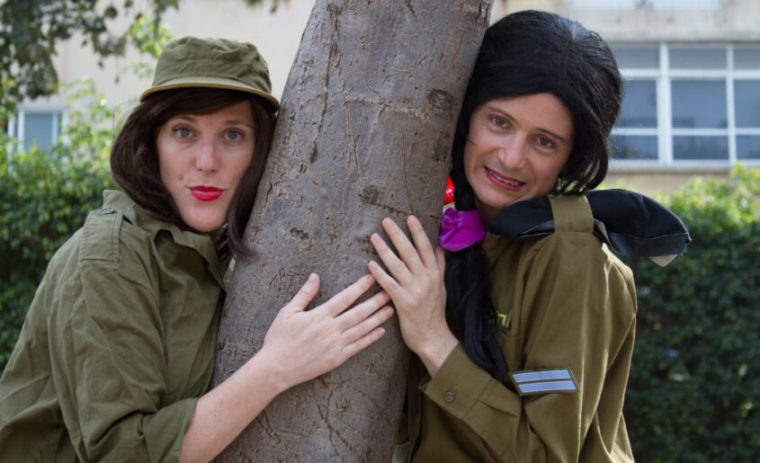 בנות בצריח, צילום לוסיאנה קפלון