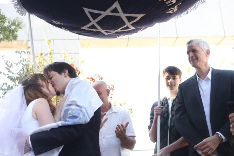 החתונה של נועה ששון ואלון טבת על גג העירייה, צילום עיריית הרצליה